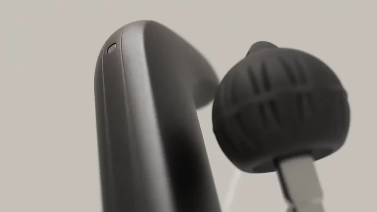Widex SmartRIC işitme cihazı yakın çekim